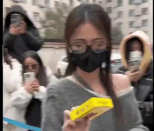 娱乐吃瓜爆料都是真的吗,吃瓜爆料，真相与谣言的交织  第3张